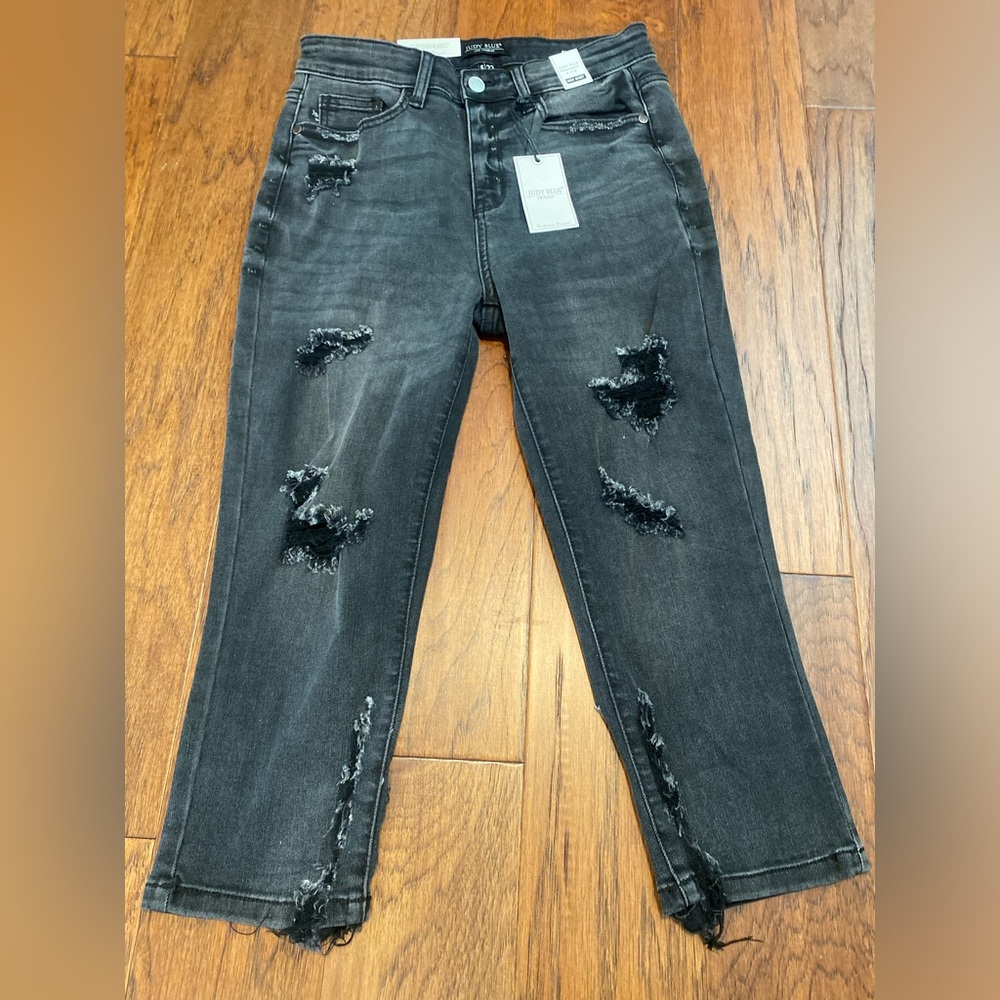NWT Judy Blue Charcoal Distressed Cropped‎ Jeans